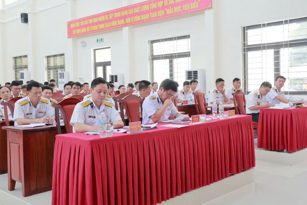 Các đại biểu tham dự Hội nghị