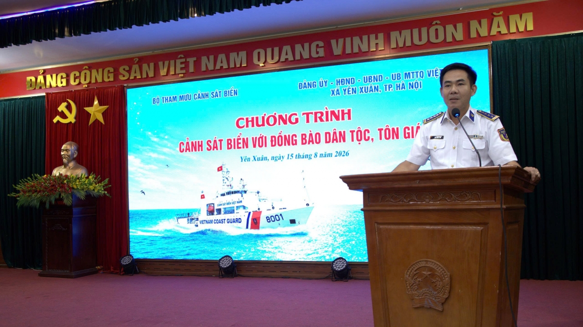 Đại tá Ngô Minh Tùng, Phó Tham mưu trưởng Cảnh sát biển phát biểu tại chương trình