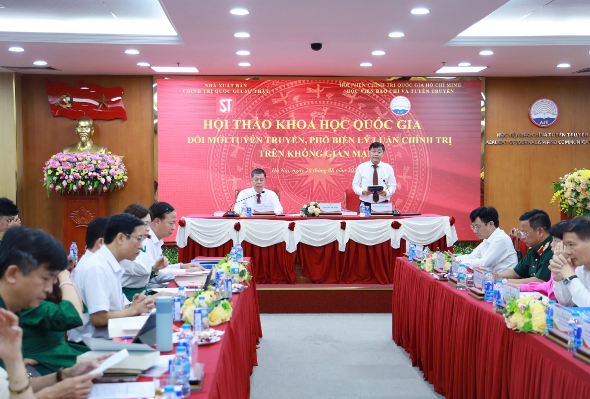 Các đại biểu, nhà khoa học tham dự hội thảo