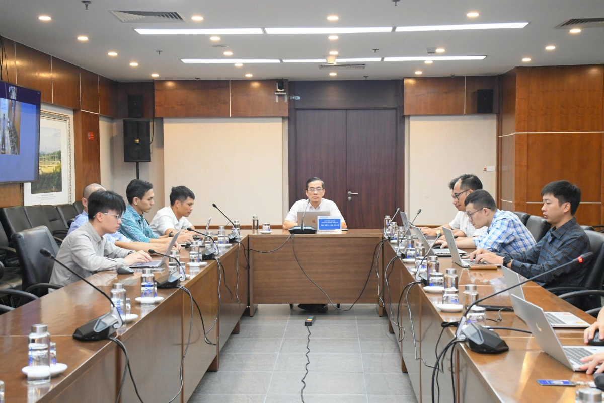 Ông Nguyễn Anh Tuấn - Thành viên Ban Điều hành - Phó Trưởng ban Chỉ huy phòng thủ dân sự NSMO, đã chủ trì cuộc họp ứng phó với cơn bão số 4 (NARRA) sáng 22/8/2026. 