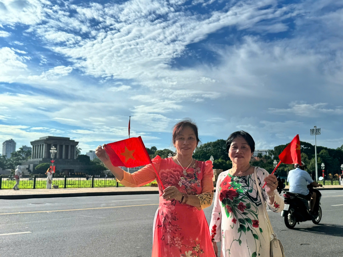 Quảng trường Ba Đình đã trở thành điểm đến thân thuộc của nhiều người dân Thủ đô