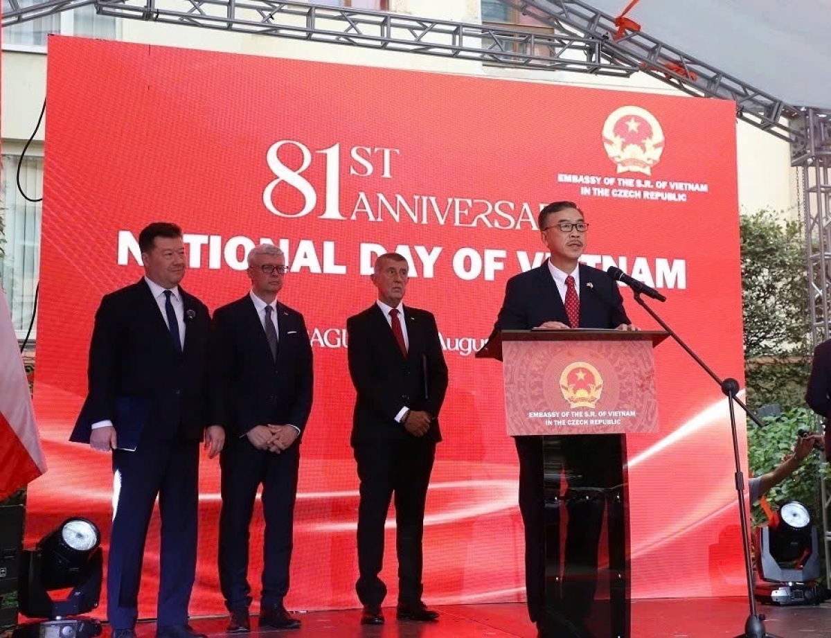 Đại sứ Việt Nam tại Cộng Hoà Séc Dương Hoài Nam phát biểu khai mạc Lễ kỷ niệm 81 năm Quốc khánh nước CHXHCN Việt Nam tại CH Séc.
