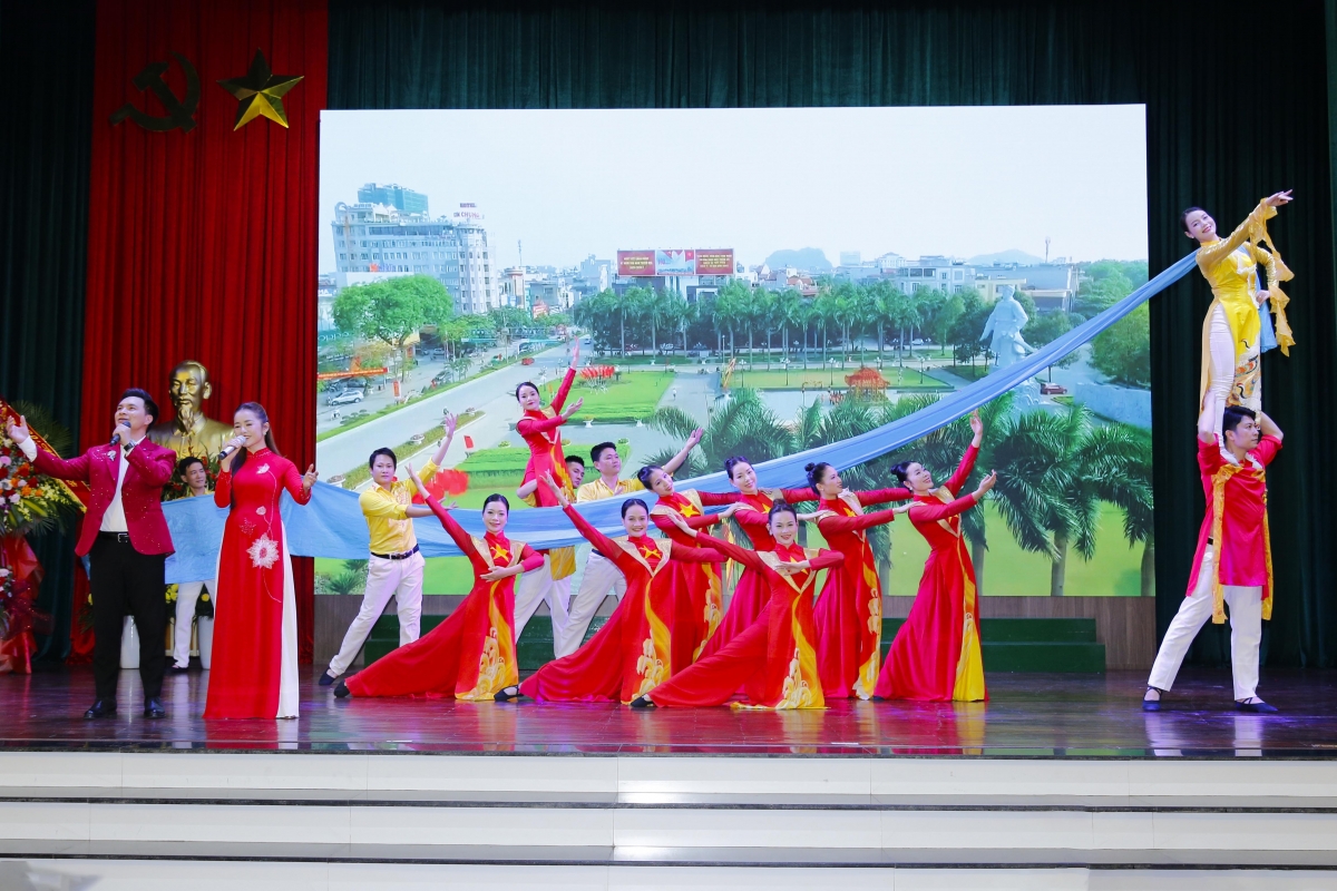 Một tiết mục văn nghệ chào mừng