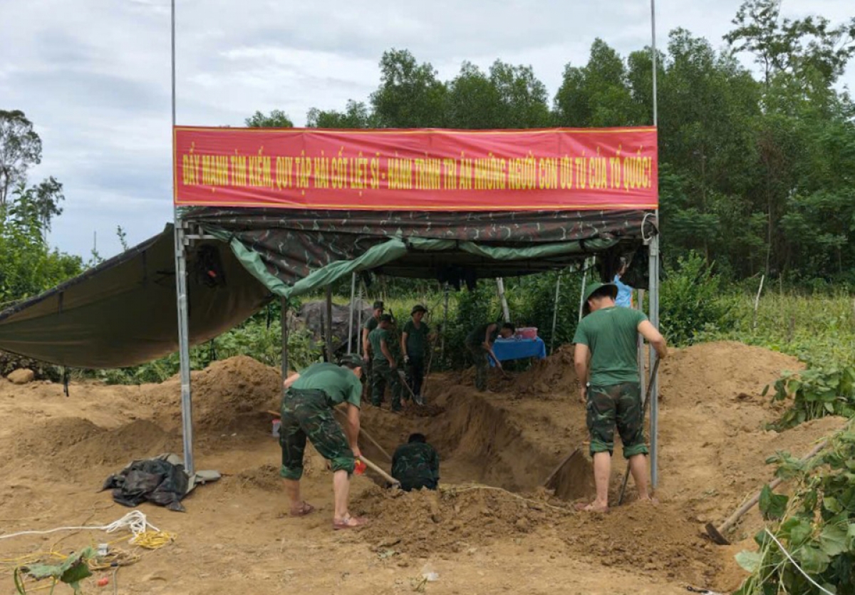 Khu vực đang được khai quật, tìm kiếm.