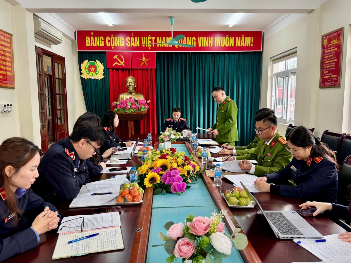 Viện kiểm sát nhân dân khu vực 4, thành phố Hà Nội thực hiện kiểm sát tại Công an phường Đông Ngạc