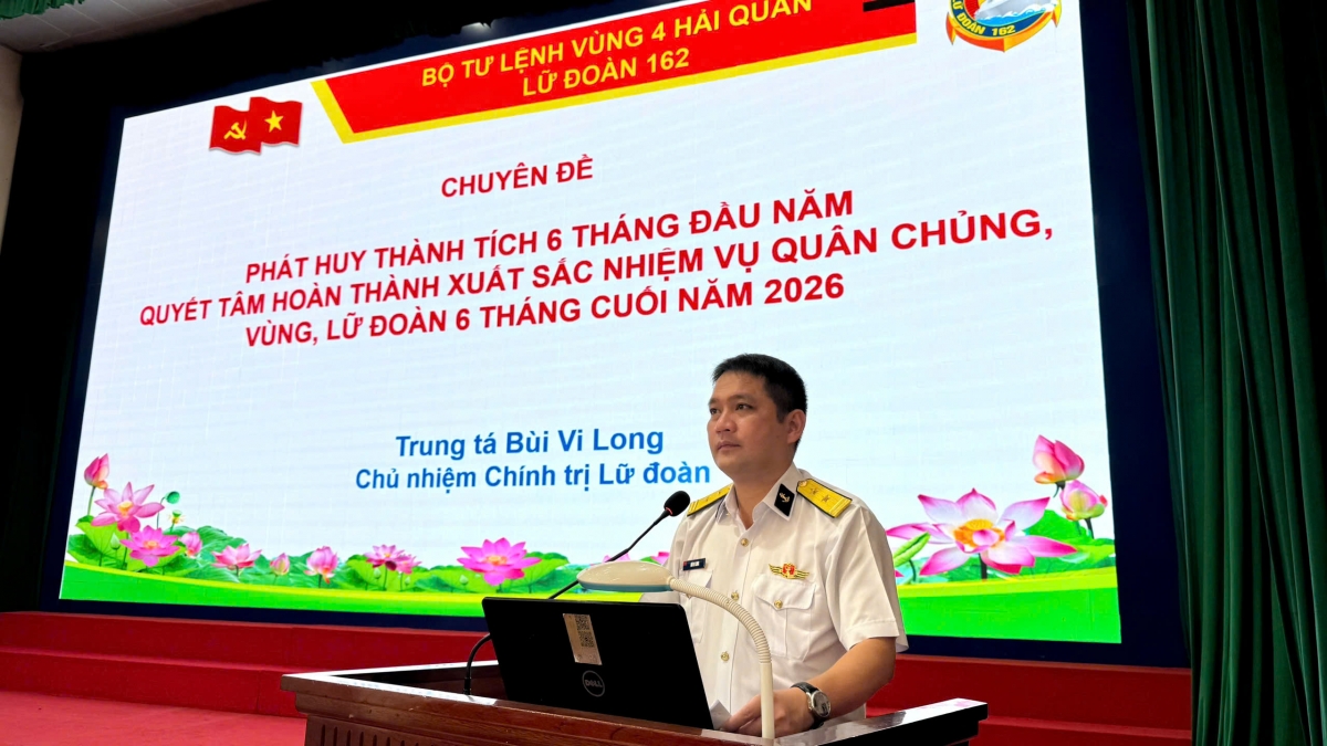 Trung tá Bùi Vi Long, Chủ nhiệm Chính trị Lữ đoàn 162 quán triệt, giáo dục các nội dung