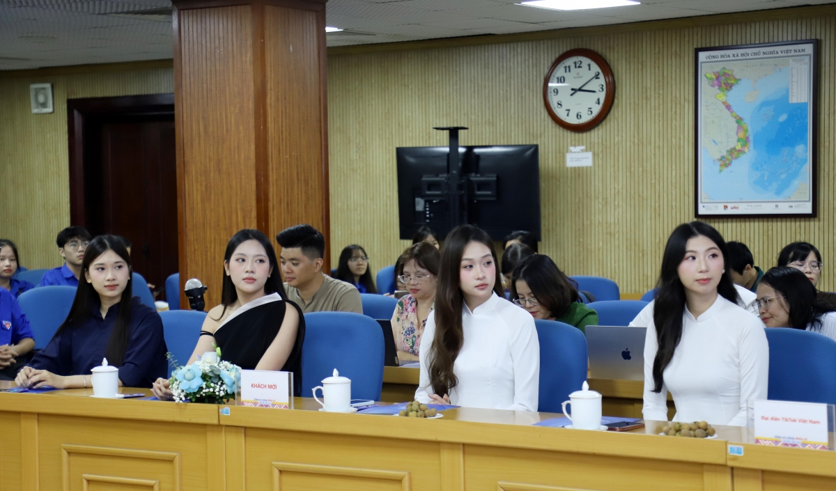 Các KOL sẽ đồng hành cùng chương trình Chia sẻ cùng thầy cô năm 2026