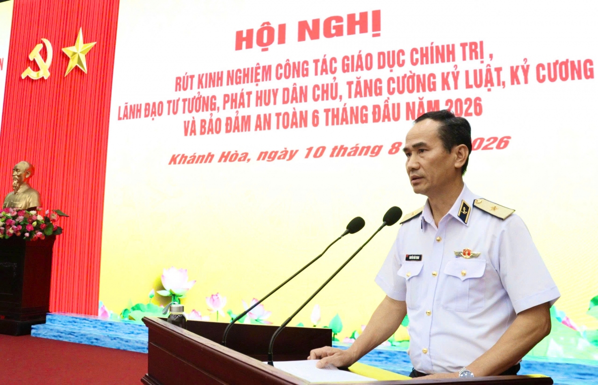 Chuẩn Đô đốc Nguyễn Hữu Thoan kết luận hội nghị