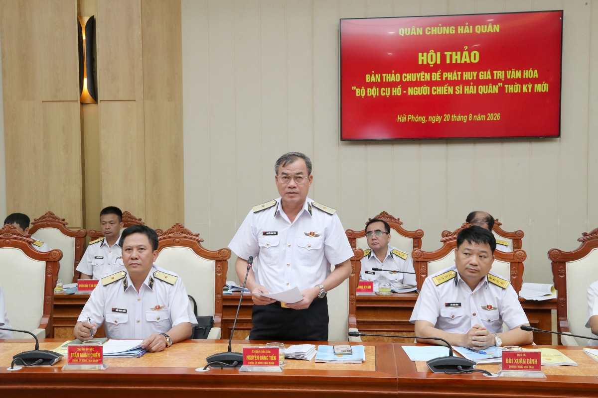 Đại biểu tham luận tại hội thảo
