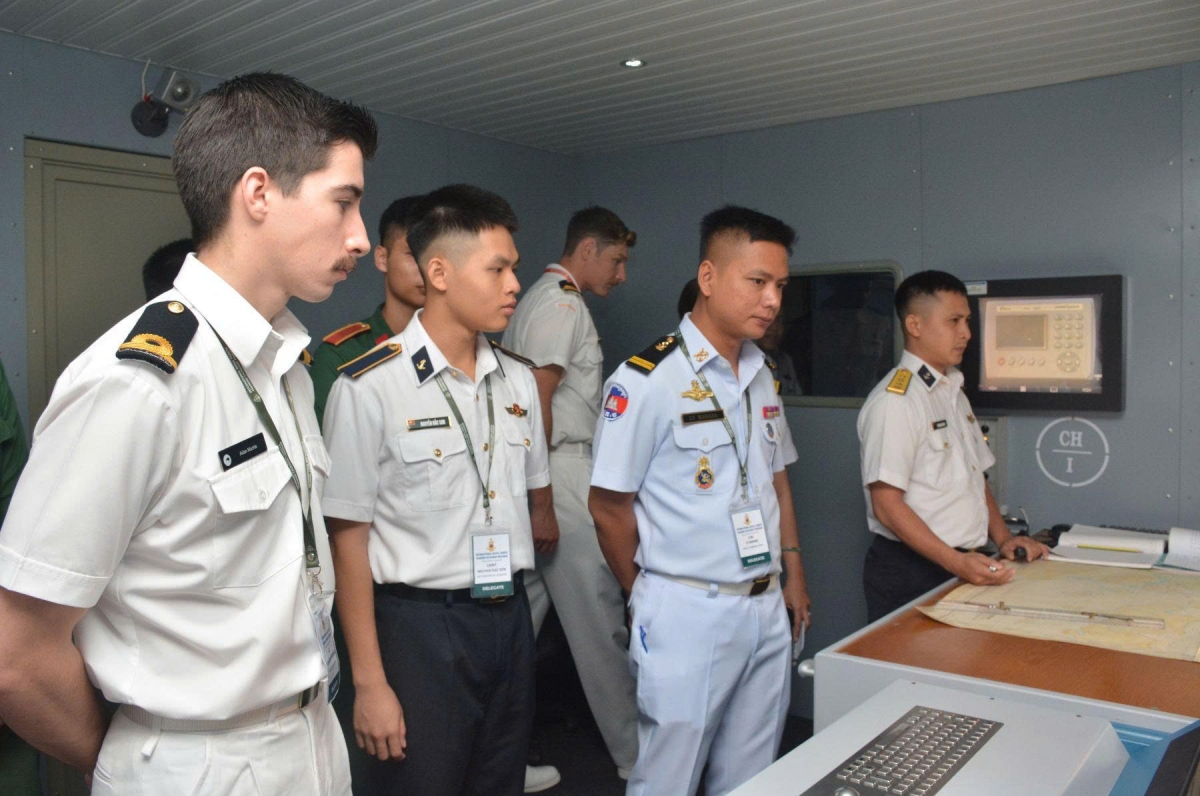 Tham quan Trung tâm huấn luyện mô phỏng tác chiến (Học viện Hải quân)