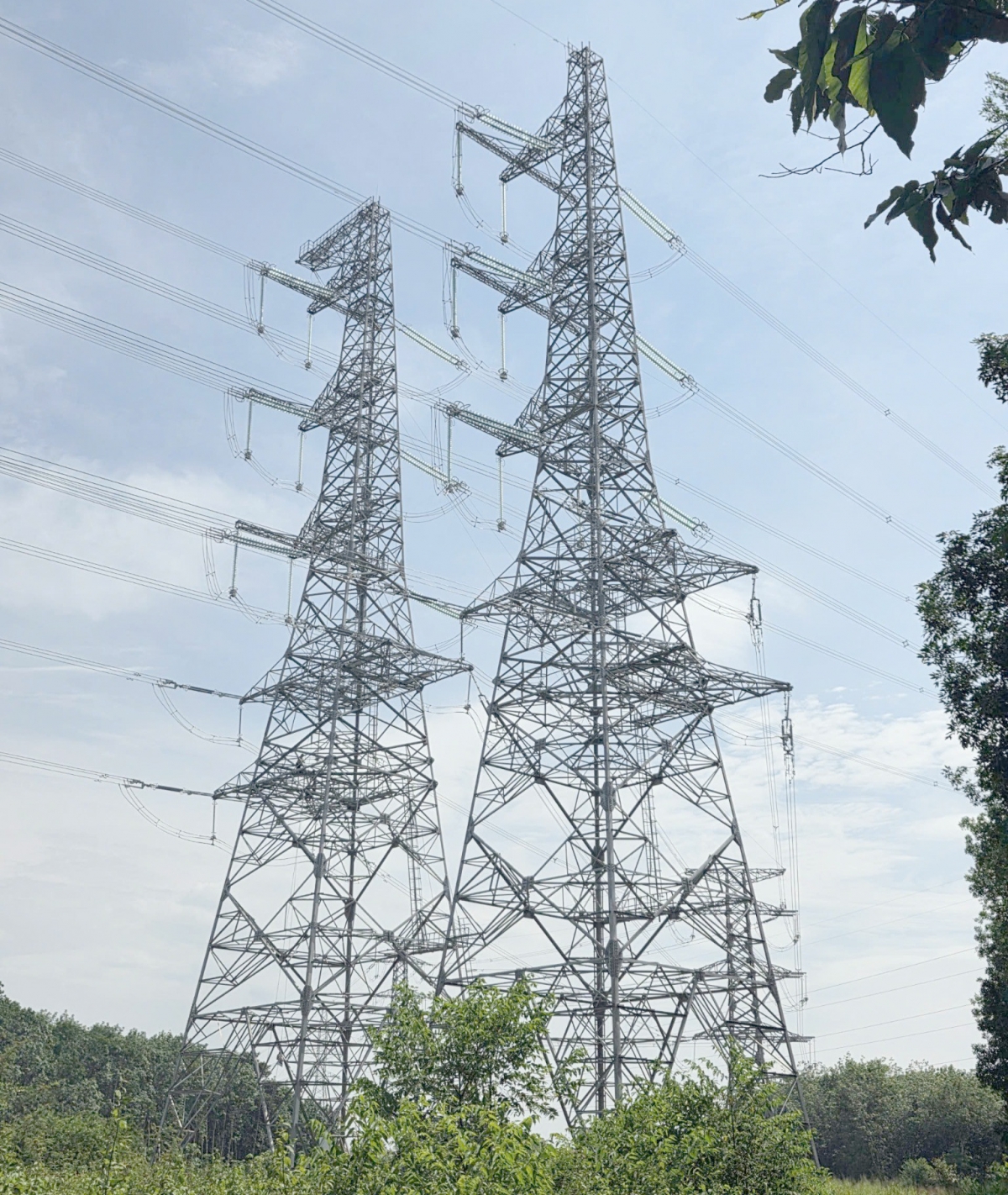 Hai mạch đường dây được đưa vào vận hành gồm đường dây 220kV 279 Chơn Thành – 275 Bến Cát 2 và đường dây 220kV 280 Chơn Thành – 276 Bến Cát 2.