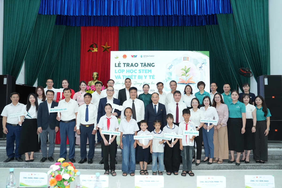 Chương trình Uơm hy vọng - Dựng tương lai - Lễ trao tặng Lớp học STEM &amp; Thiết bị y tế