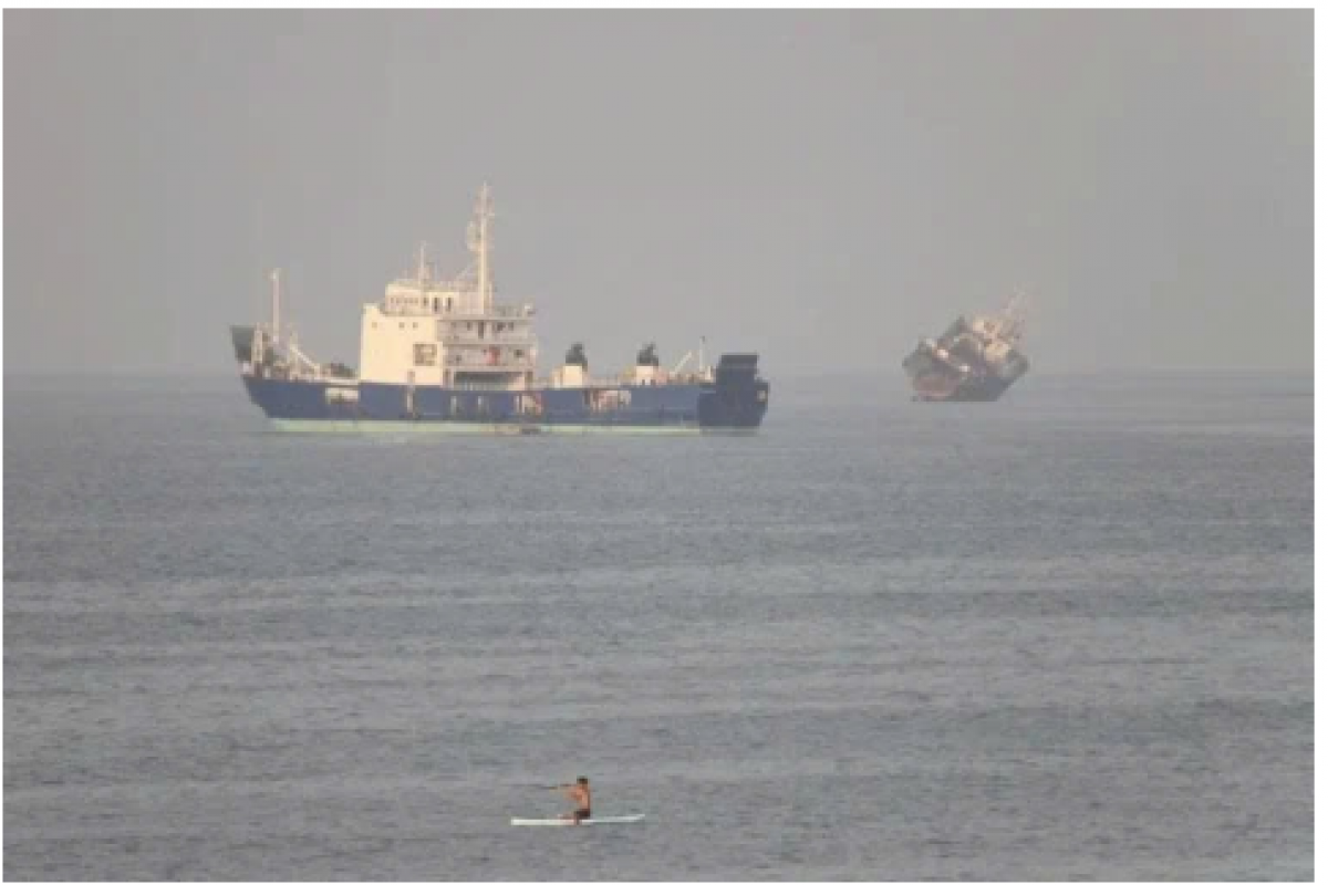 Các tàu thuyền ở eo biển Hormuz gần Bandar Abbas ở Iran. (Ảnh: Hãng thông tấn Tây Á/Reuters)