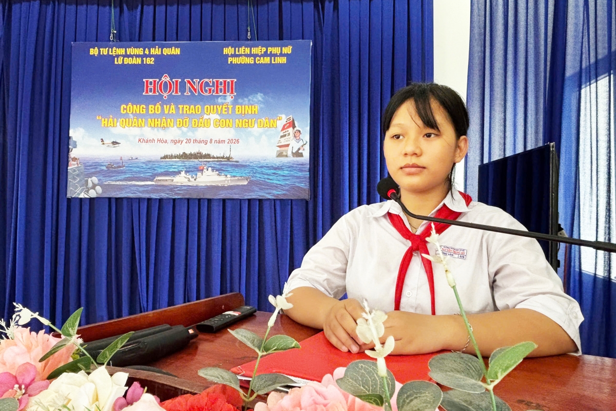 Cháu Nguyễn Thị Hồng Vân phát biểu
