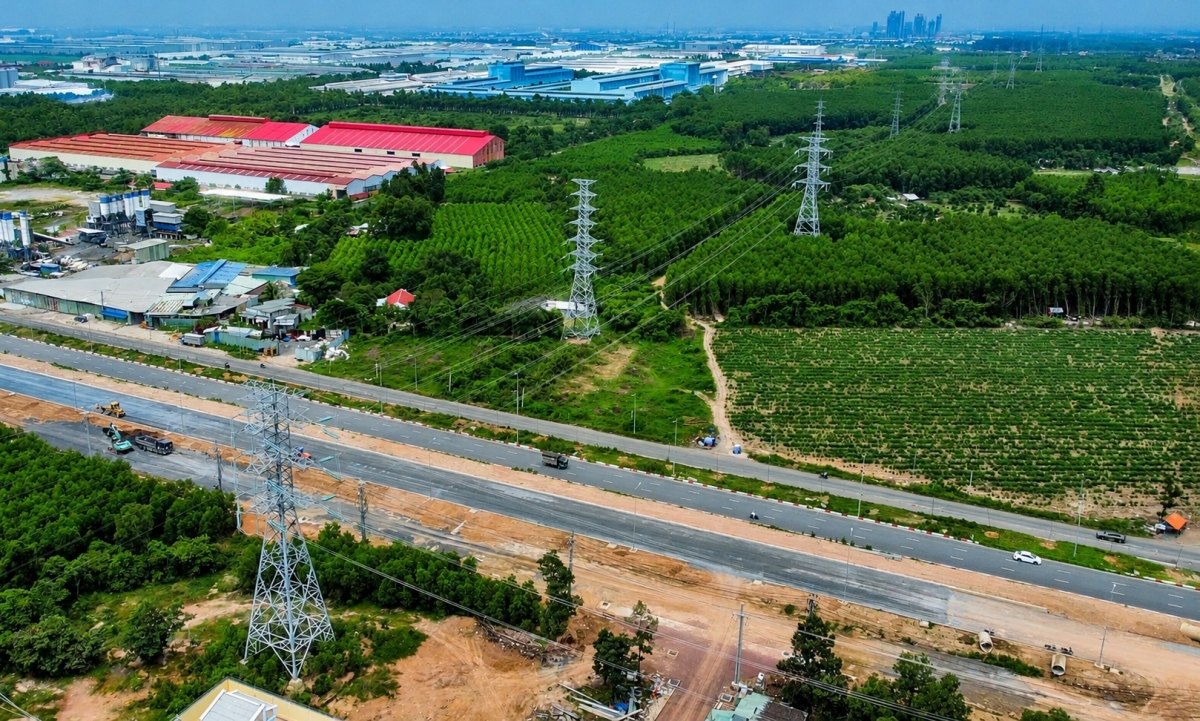 Cung đoạn đường dây 220kV NMĐ Nhơn Trạch 3 - TBA 220kV KCN Nhơn Trạch