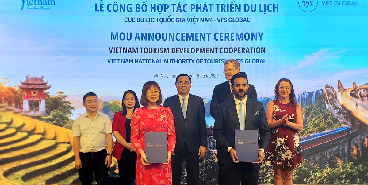Cục Du lịch Quốc gia Việt Nam và Công ty VFS Global ký kết hợp tác phát triển du lịch.