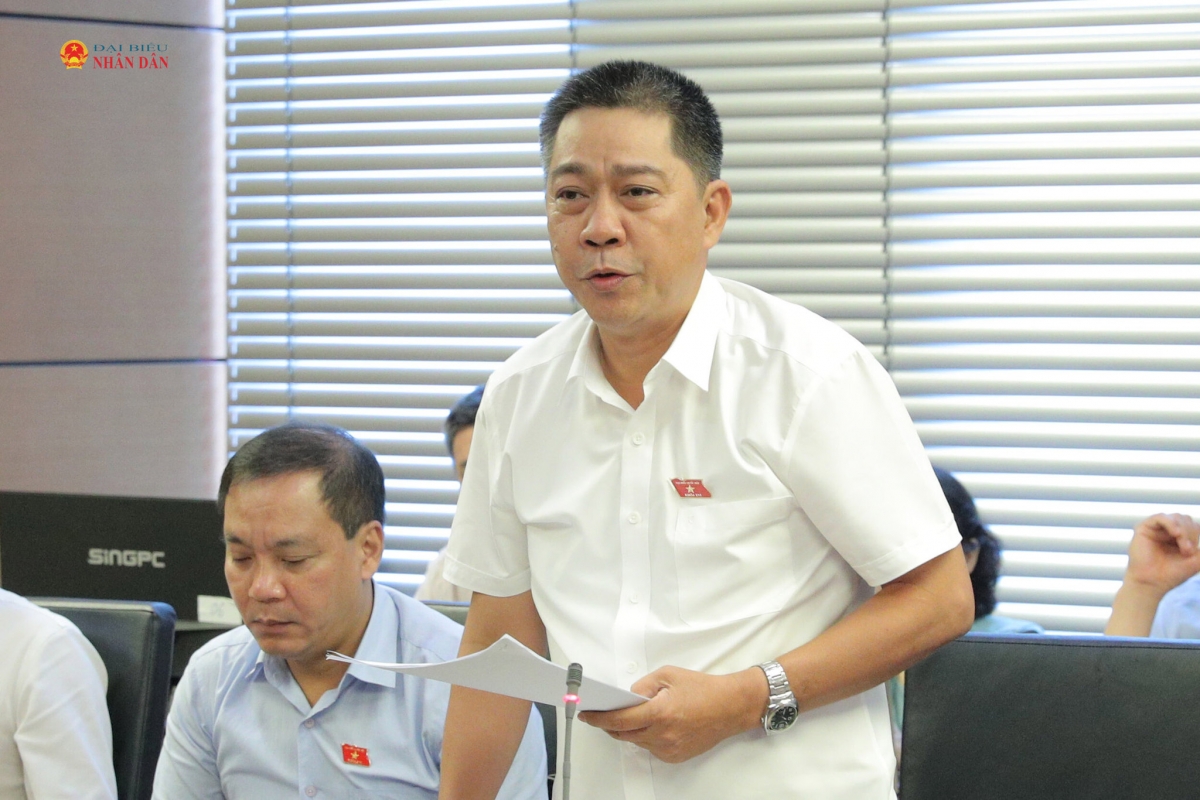 Đại biểu Nguyễn Tiến Nam, đoàn thành phố Huế