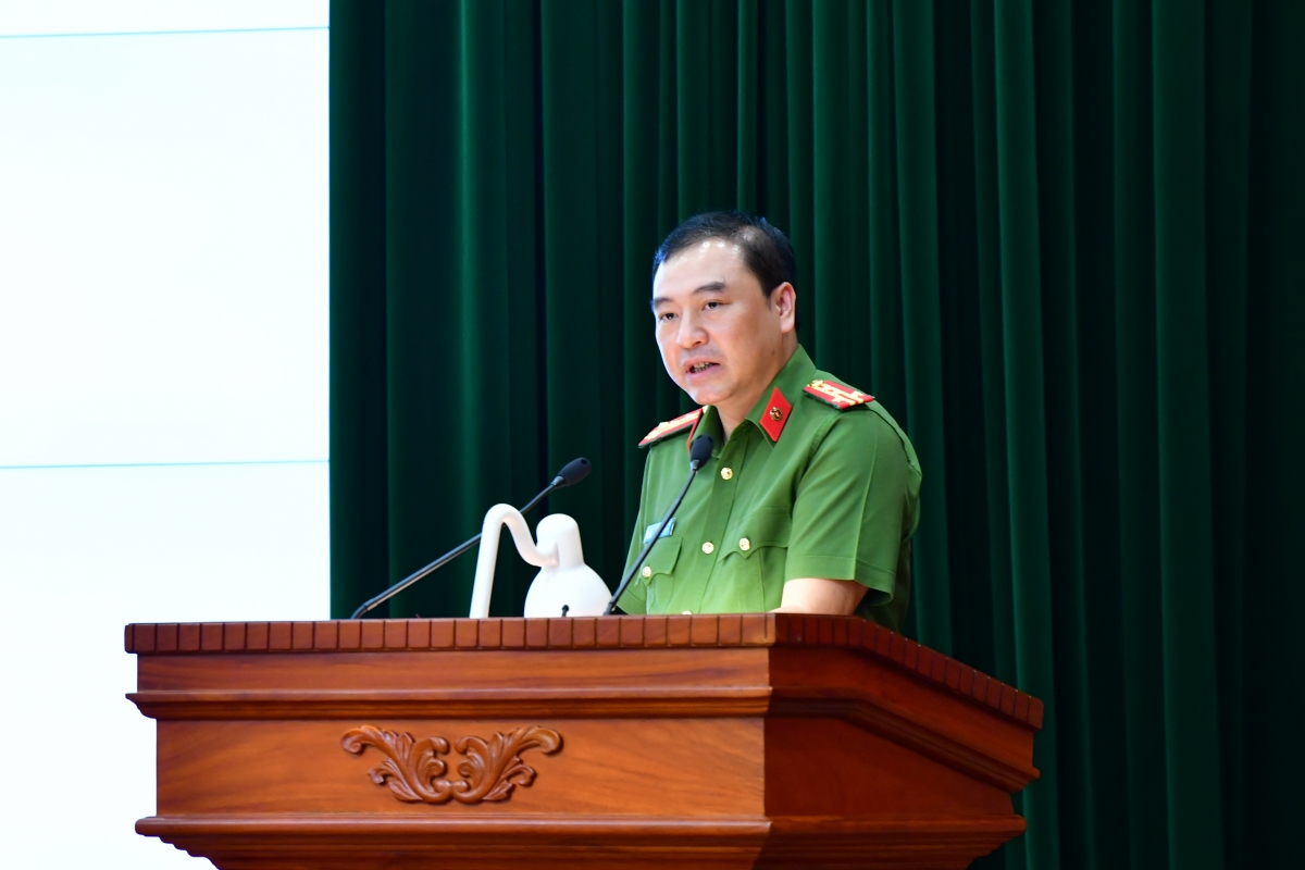 Đại tá Phạm Trường Giang, Phó Cục trưởng Cục Cảnh sát điều tra tội phạm về tham nhũng, kinh tế, buôn lậu, Bộ Công an, phát biểu tại Hội nghị