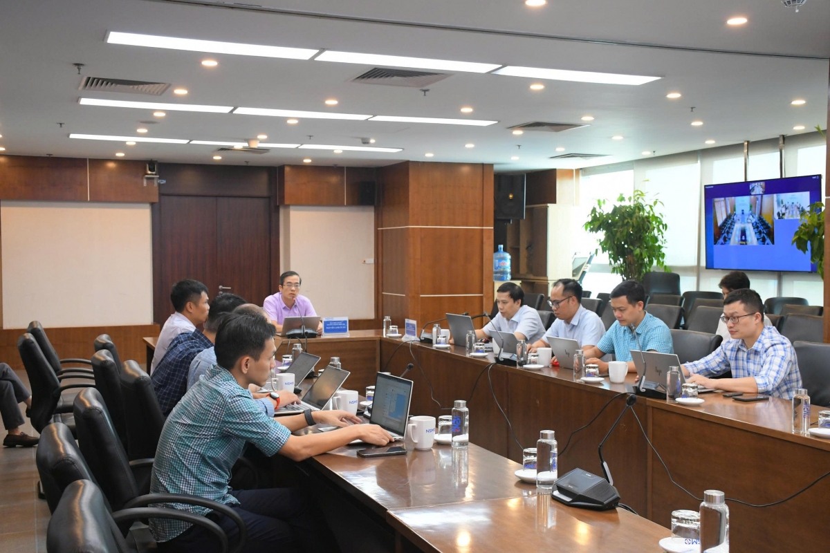 Ông Nguyễn Anh Tuấn - Thành viên Ban Điều hành bảo đảm cung ứng điện năm 2026 NSMO chủ trì cuộc họp với các đơn vị liên quan