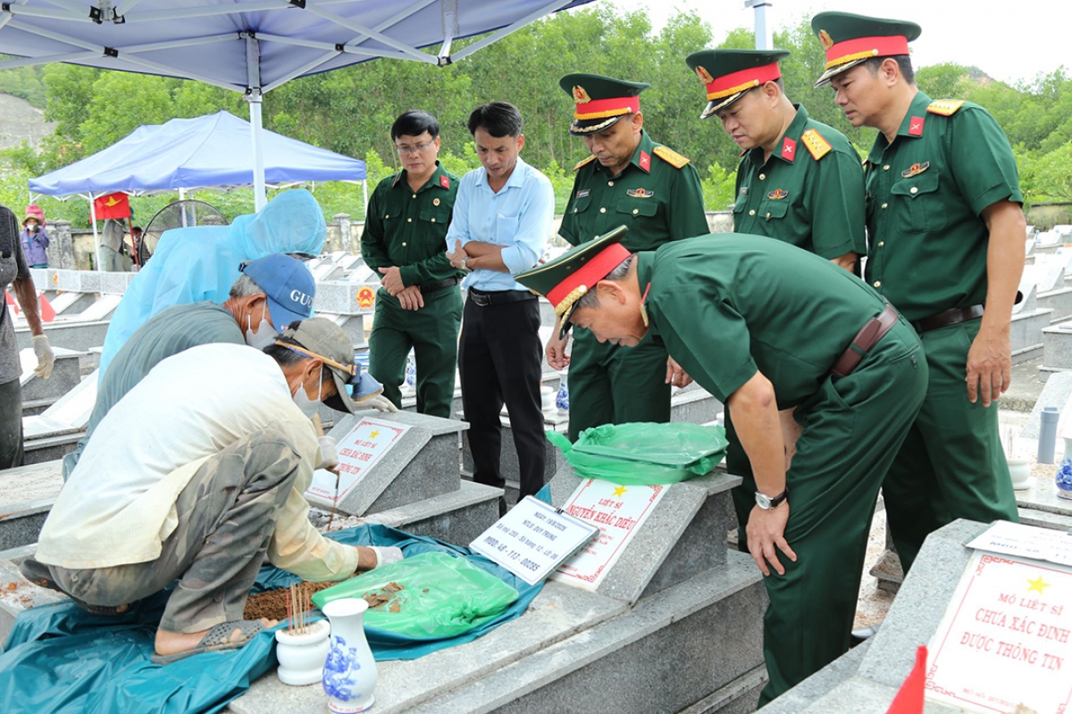 Thủ trưởng Bộ Tư lệnh Quân khu 5 kiểm tra công tác lẫy mẫu của Bộ CHQS thành phố Đà Nẵng