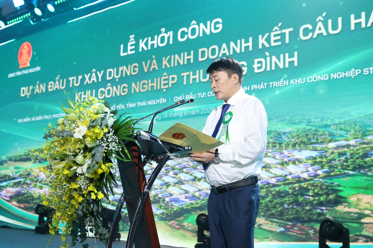 Đồng chí Trần Văn Hậu - Ủy viên Ban Chấp hành Đảng bộ tỉnh - Phó Chủ tịch Ủy ban nhân dân Tỉnh Thái Nguyên phát biểu tại sự kiện