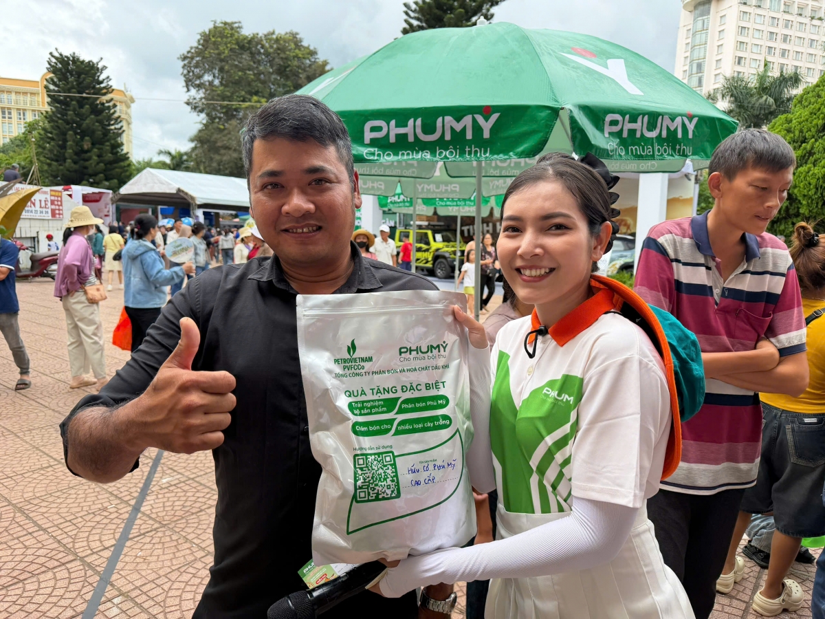 Phú Mỹ tặng quà cho nhà nông tại Lễ hội Sầu riêng Đắk Lắk 2026.