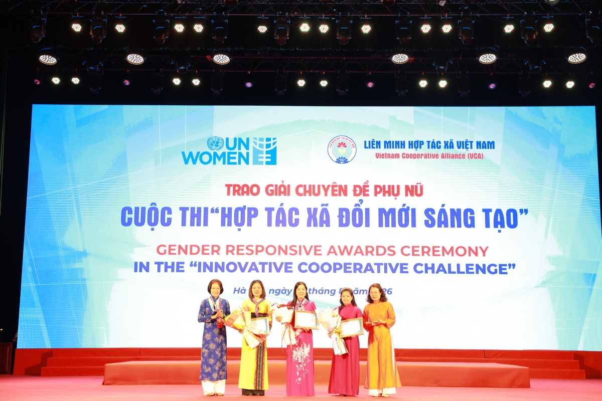 HTX Kỳ Như vinh dự được trao giải thưởng "HTX đổi mới sáng tạo" tại Đại hội toàn quốc Liên minh HTX Việt Nam nhiệm kỳ 2026 - 2031 - Ảnh: Hữu Hưng