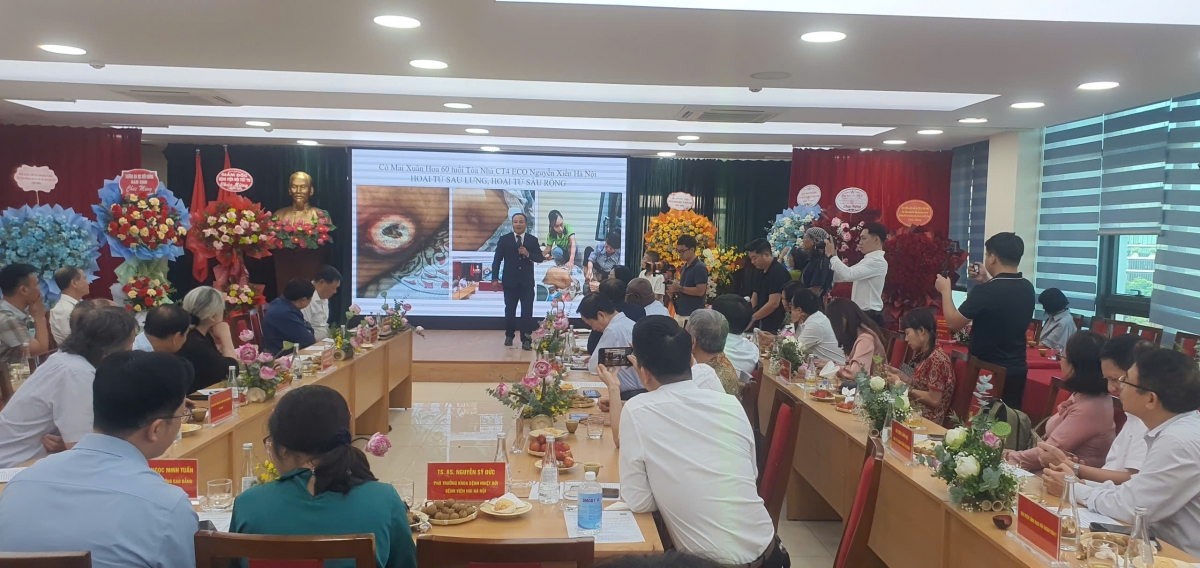 Ông Hà Văn Nam, Giám đốc Công ty TNHH Ứng dụng Khoa học Công nghệ Quốc tế trình bày tham luận tại Hội thảo.
 