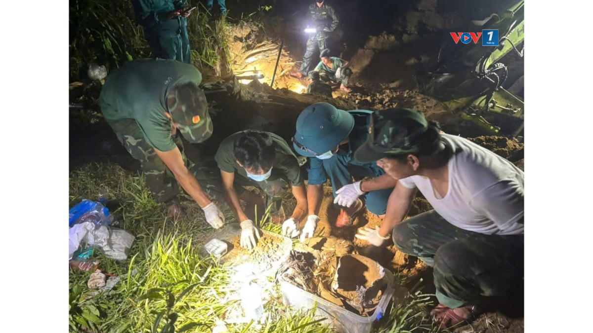 Những phần hài cốt tìm thấy trong hang từ thông tin của nhân dân