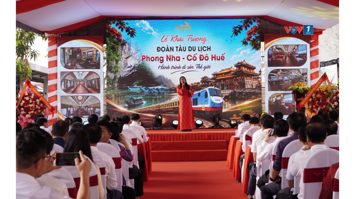 Lễ khai trương đoàn tàu du lịch Cố đô Huế - Phong Nha Hành trình Di sản thế giới