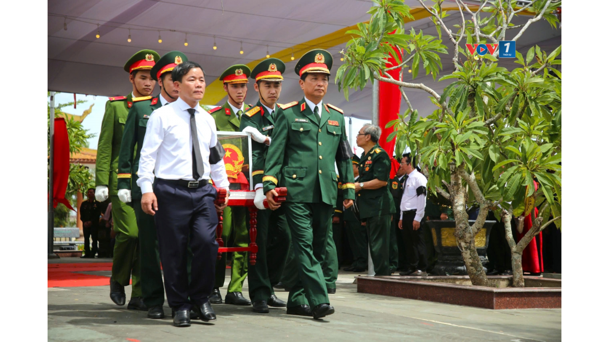 Tiễn đưa các anh hùng liệt sĩ về nơi an nghỉ cuối cùng