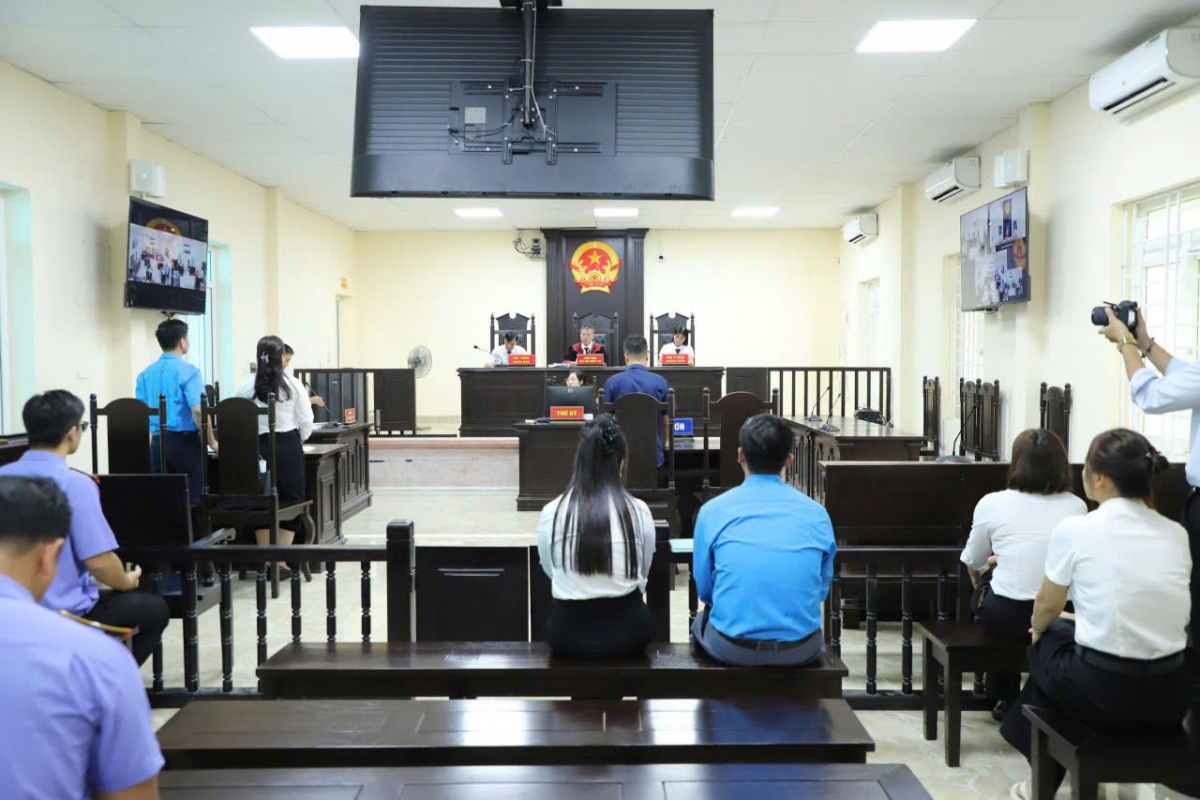 Phiên tòa khởi kiện vụ án dân sự công ích, theo đề nghị của BHXH cơ sở Ứng Hòa.