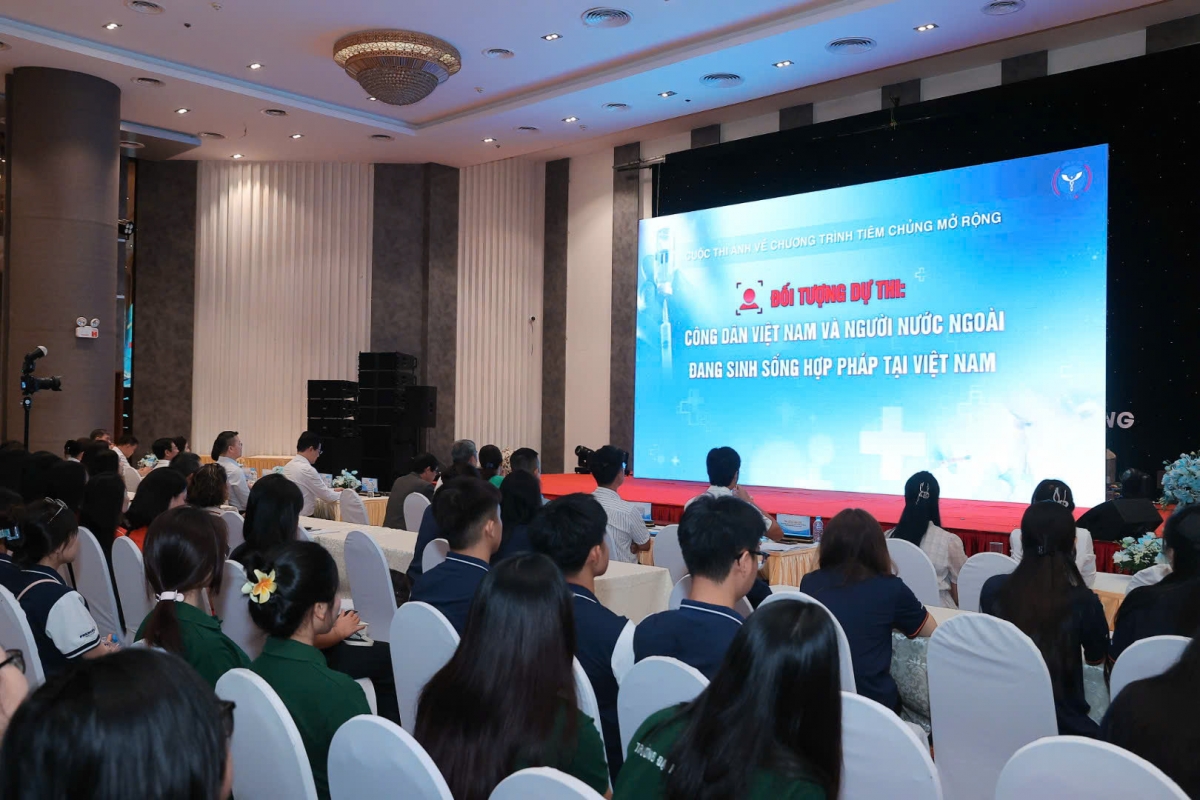 Lễ phát động cuộc thi ảnh về Chương trình Tiêm chủng mở rộng