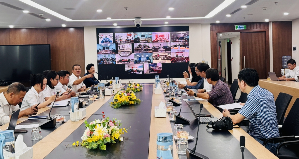 Hội nghị được tổ chức trực tiếp và trực tuyến.