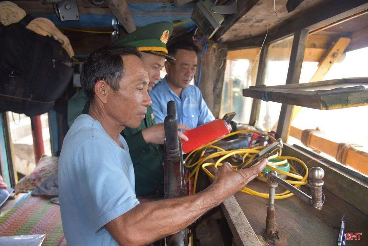 Bộ đội Biên phòng kiểm tra, kiểm soát phương tiện tại cảng
 