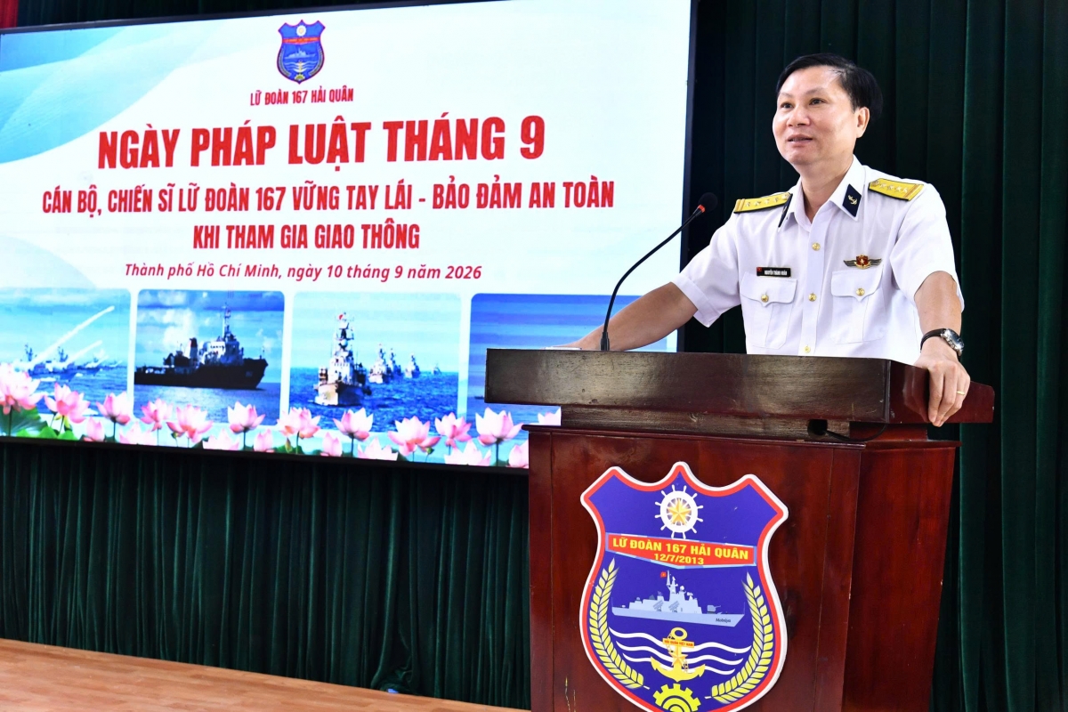 Đại tá Nguyễn Thành Nhân, Chính ủy Lữ đoàn phát biểu chỉ đạo nội dung