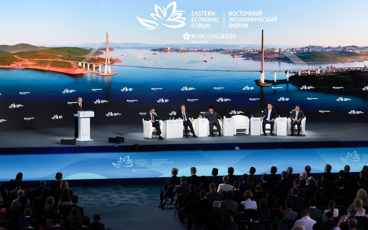 Phiên toàn thể Diễn đàn kinh tế Phương Đông năm 2026 (Nguồn ảnh: Reuters)