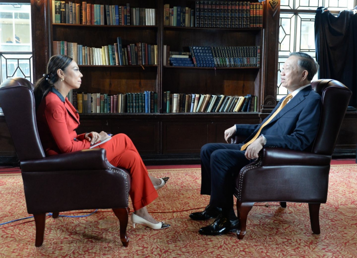 Tổng Bí thư, Chủ tịch nước Tô Lâm trả lời phỏng vấn kênh truyền hình Bloomberg TV (Ảnh: Bloomberg)