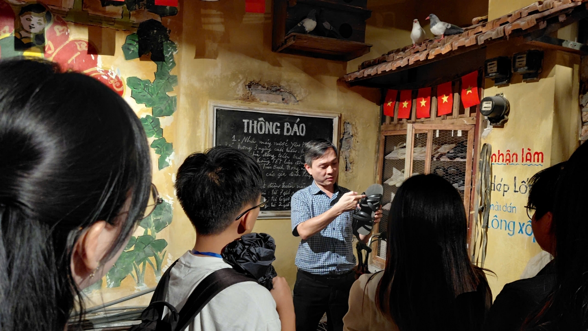 “Tour Yêu Nước” hút khách dịp Quốc khánh