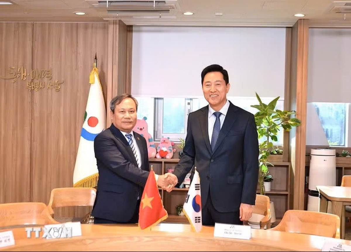 Chủ tịch UBND thành phố Hà Nội Vũ Đại Thắng và Thị trưởng Seoul Oh Se Hoon