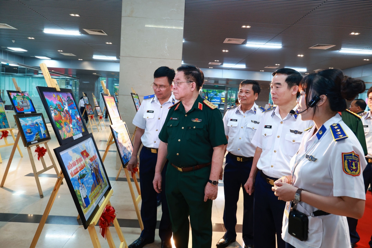 Học sinh kể chuyện biển đảo bằng trái tim qua cuộc thi Em yêu biển đảo quê hương