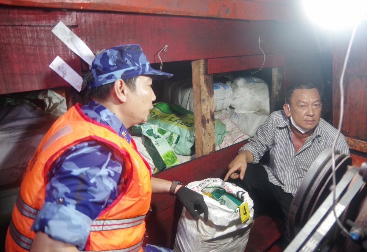 Lực lượng chức năng bắt giữ các đối tượng trong Chuyên án 126MT.