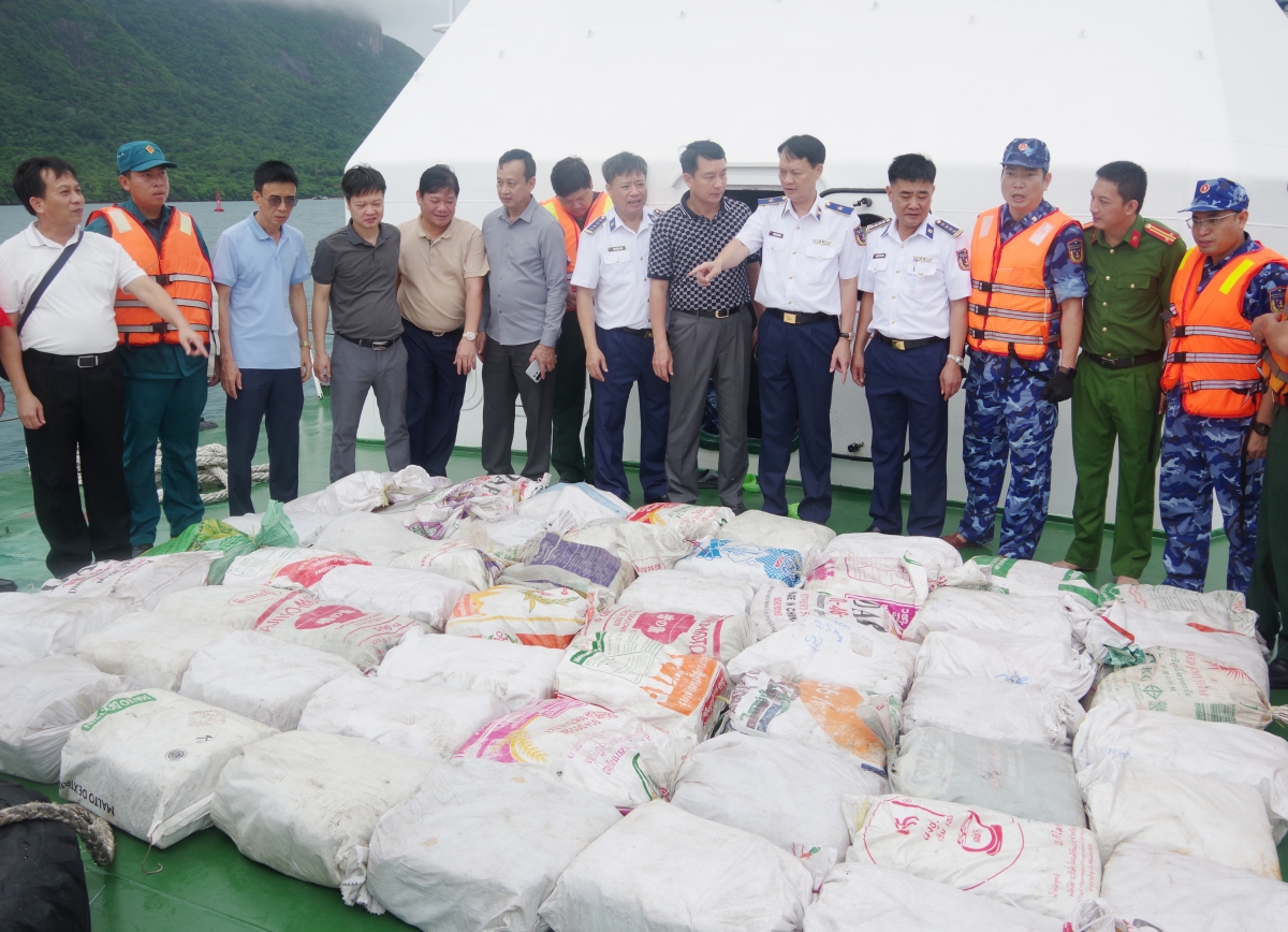 Tang vật liên quan vụ án.