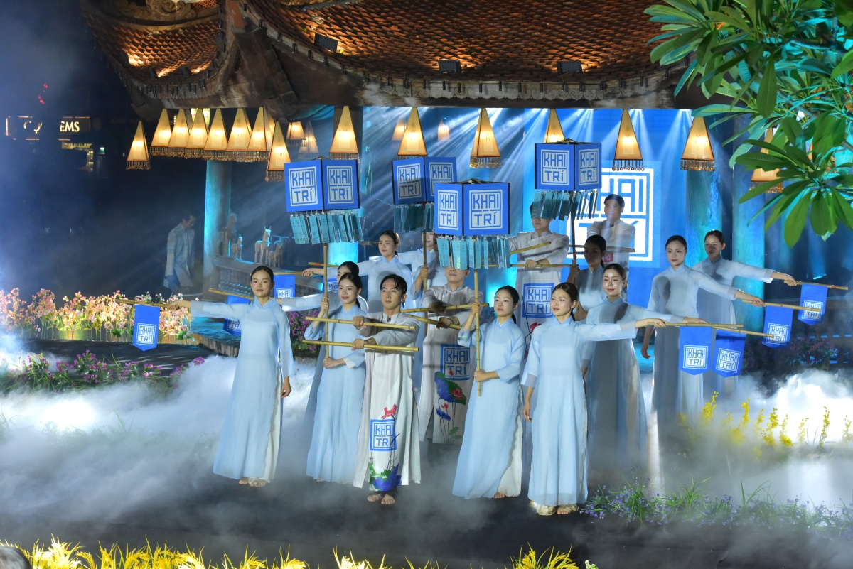 Các tiết mục được đầu tư dàn dựng công phu, kết hợp hài hòa giữa trình diễn, thời trang và nghệ thuật đương đại.