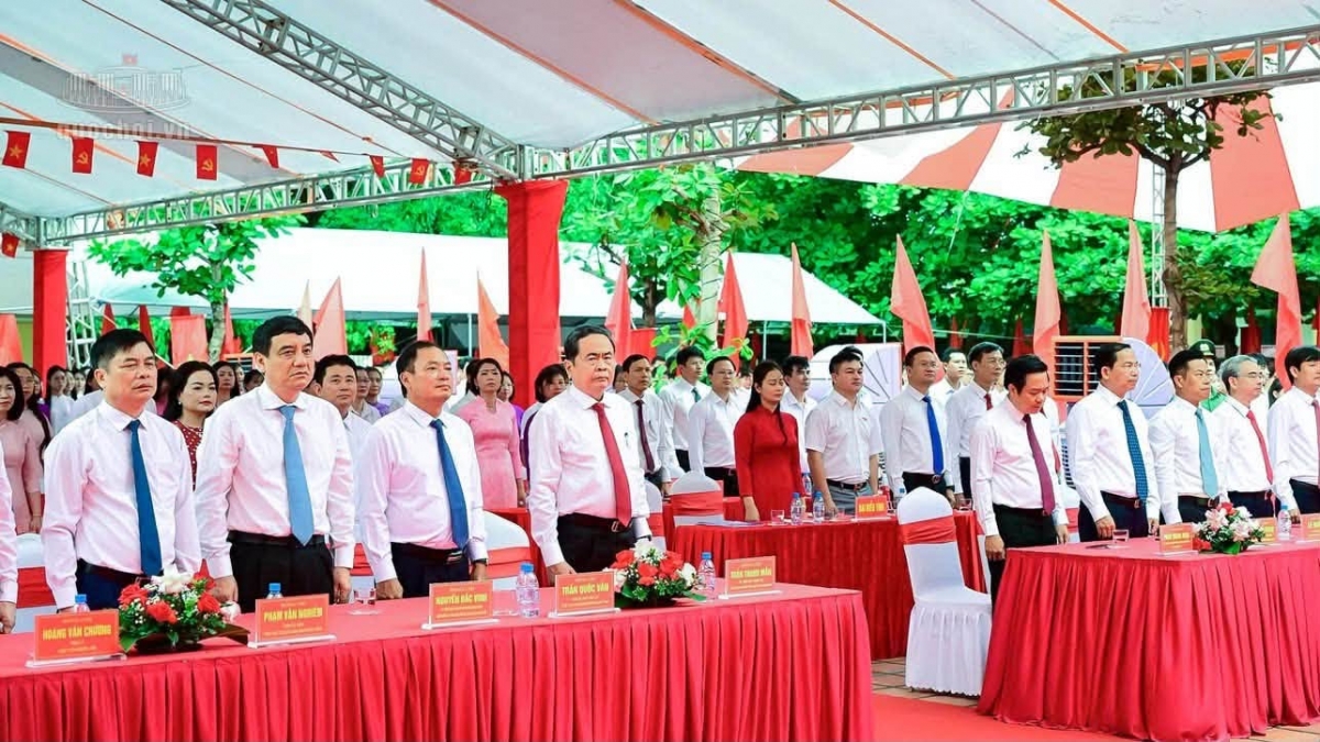 Chủ tịch Quốc hội Trần Thanh Mẫn dự Lễ khai giảng năm học 2026-2027 tại Trường THPT Lê Quý Đôn, tỉnh Hưng Yên.