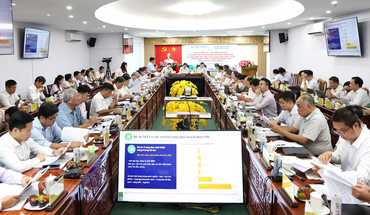 Toàn cảnh buổi làm việc 