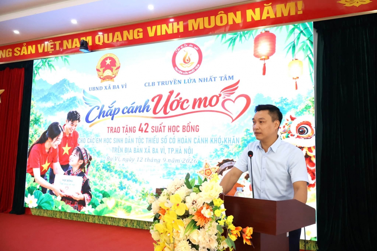 Ông Đào Văn Tuyên, Phó Trưởng phòng Văn hoá - Xã hội xã Ba Vì