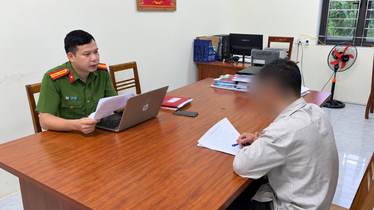 C.V.M tại cơ quan Công an.
