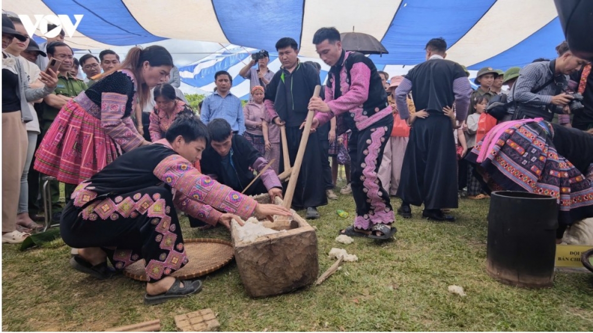 Nỗ lực để nâng cao đời sống vật chất, tinh thần cho nhân dân
