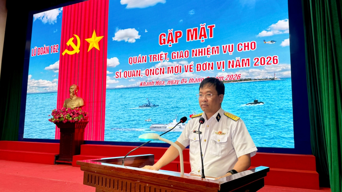 Đại tá Mai Văn Doanh phát biểu quán triệt, giao nhiệm vụ